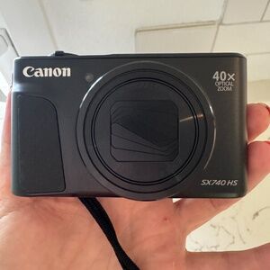 Canon PowerShot SX740 HS